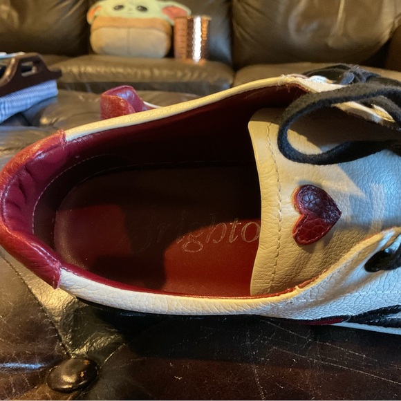 FITS 10-10.5+ BRIGHTON “LOVE ME” SNEAKER - Picture 10 of 10